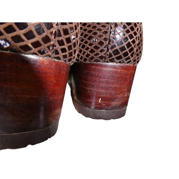 Stuart Weitzman Size 9 N Narrow Brown Serpentine Snake Print Wooden Wedges Chain - Picture 10 of 12